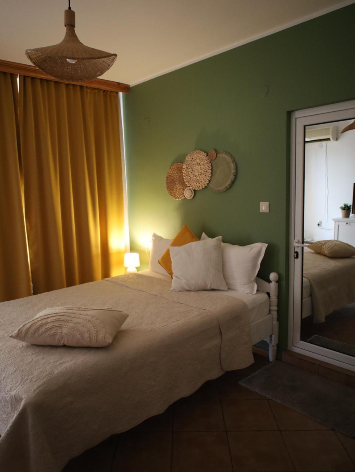 Kalina Guest Rooms Sozopol Bagian luar foto