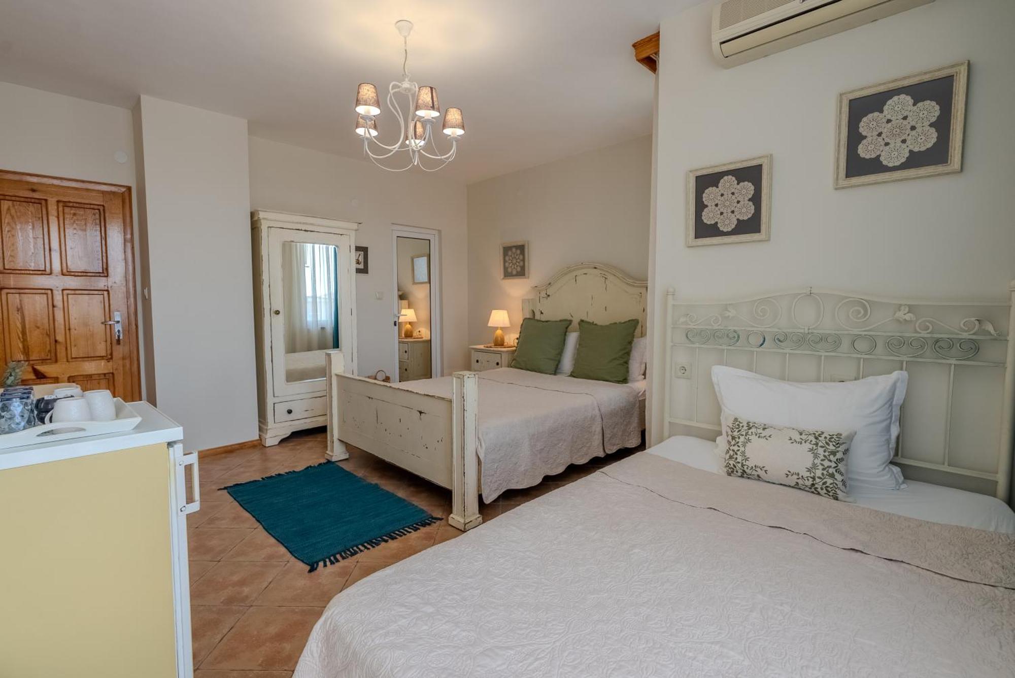 Kalina Guest Rooms Sozopol Bagian luar foto