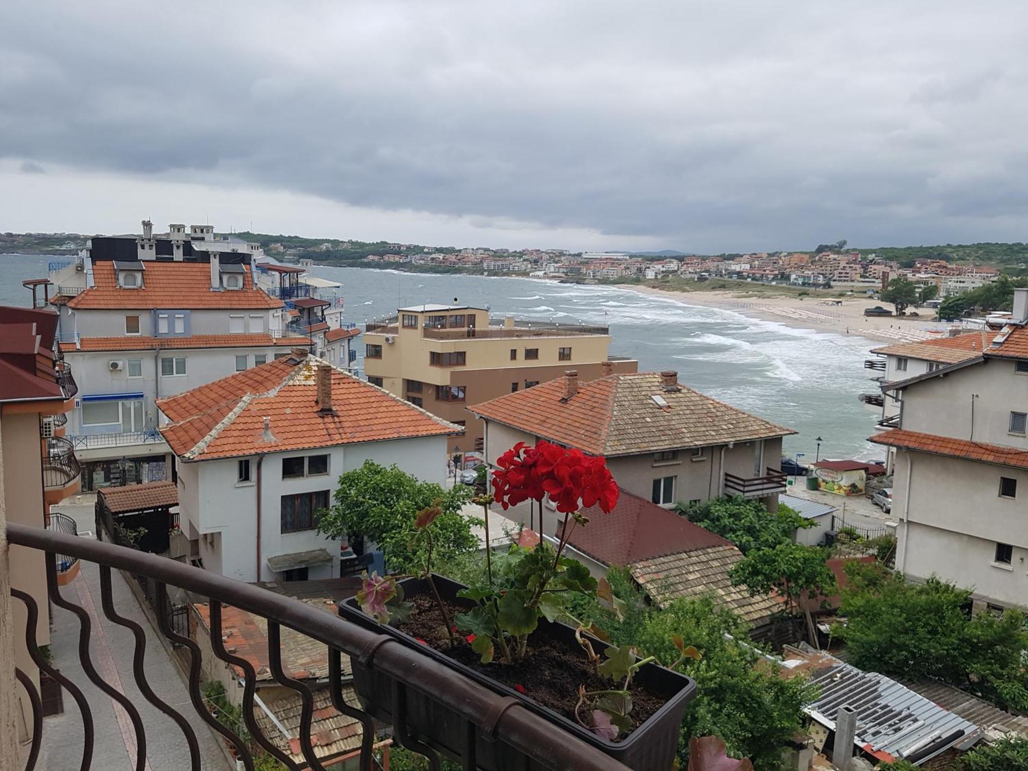 Kalina Guest Rooms Sozopol Bagian luar foto