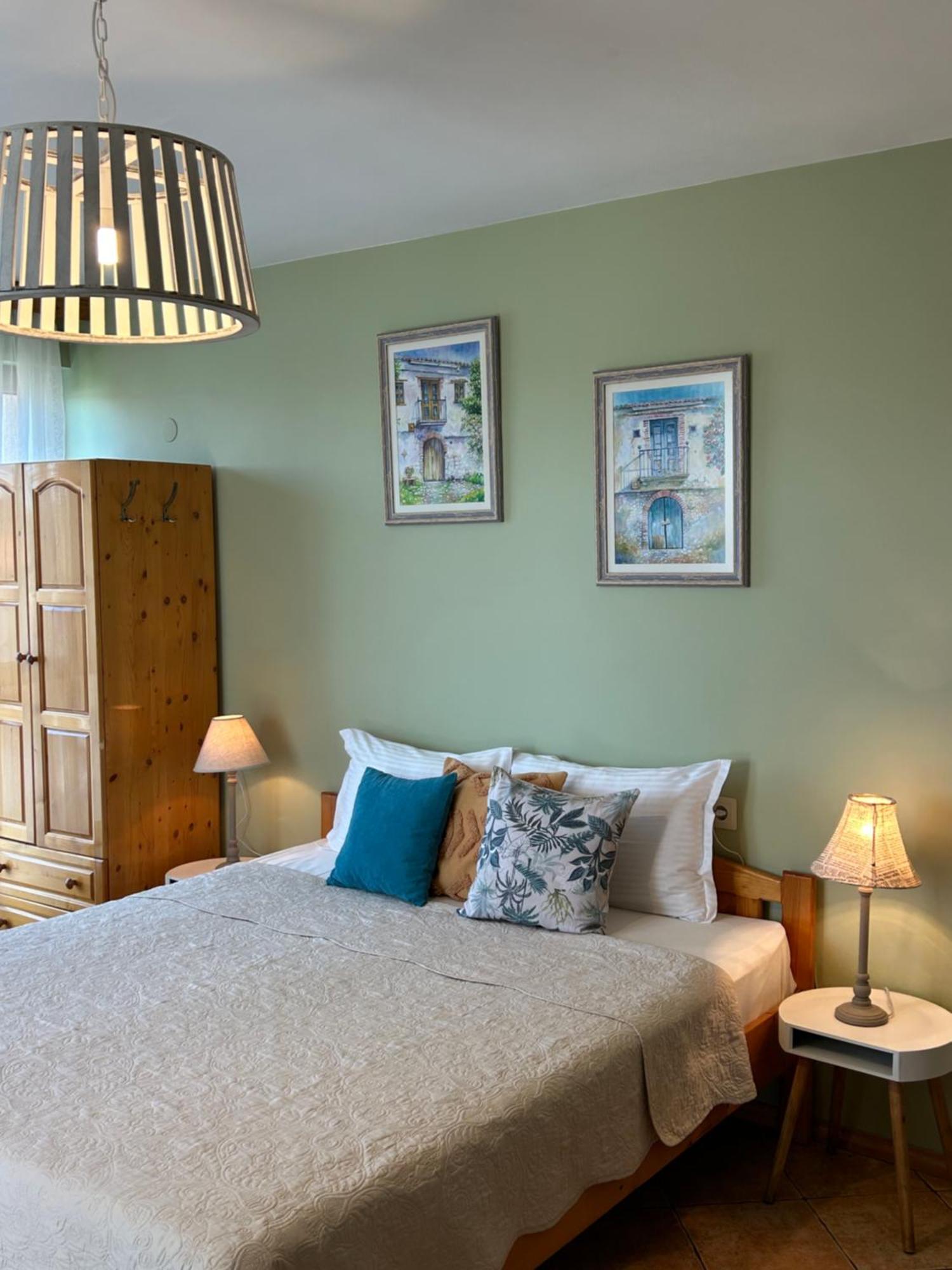 Kalina Guest Rooms Sozopol Bagian luar foto