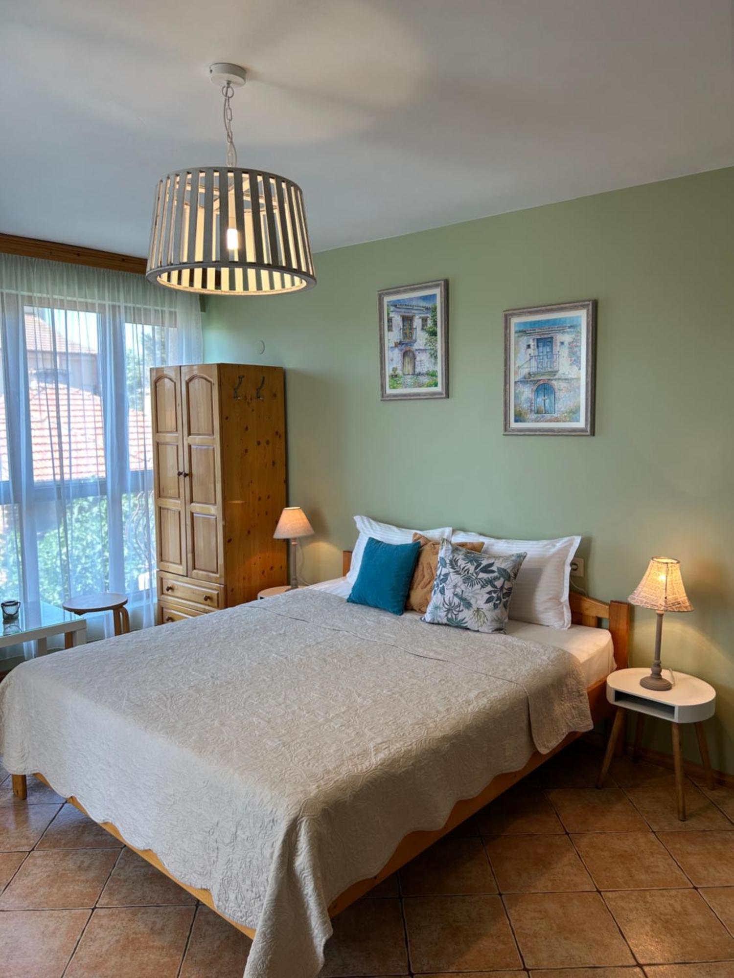 Kalina Guest Rooms Sozopol Bagian luar foto