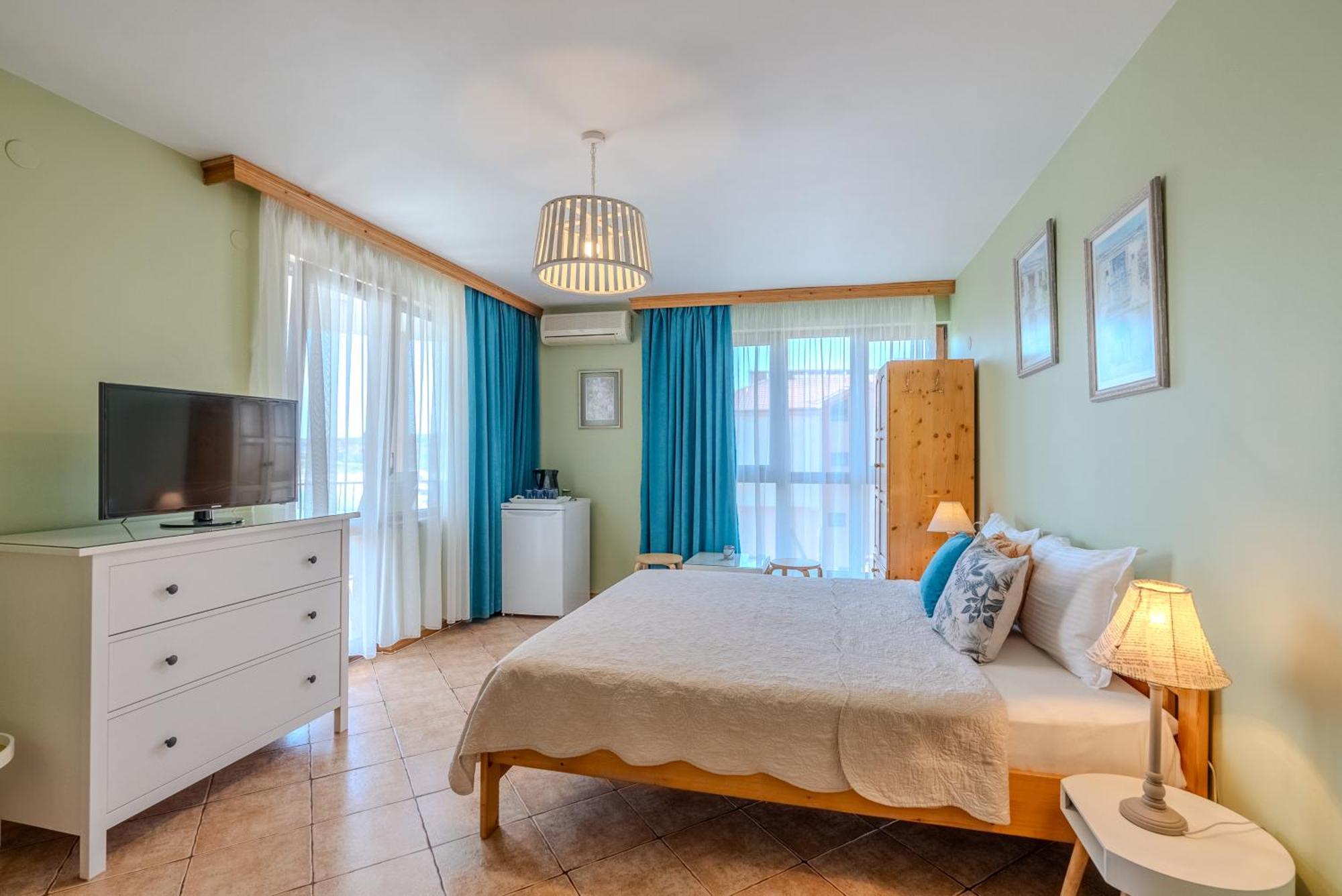 Kalina Guest Rooms Sozopol Bagian luar foto