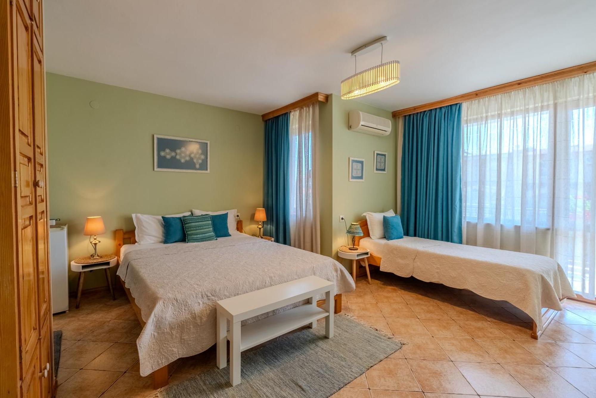 Kalina Guest Rooms Sozopol Bagian luar foto