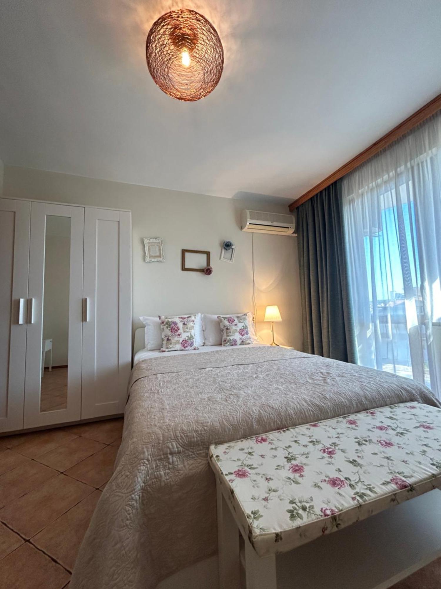 Kalina Guest Rooms Sozopol Bagian luar foto