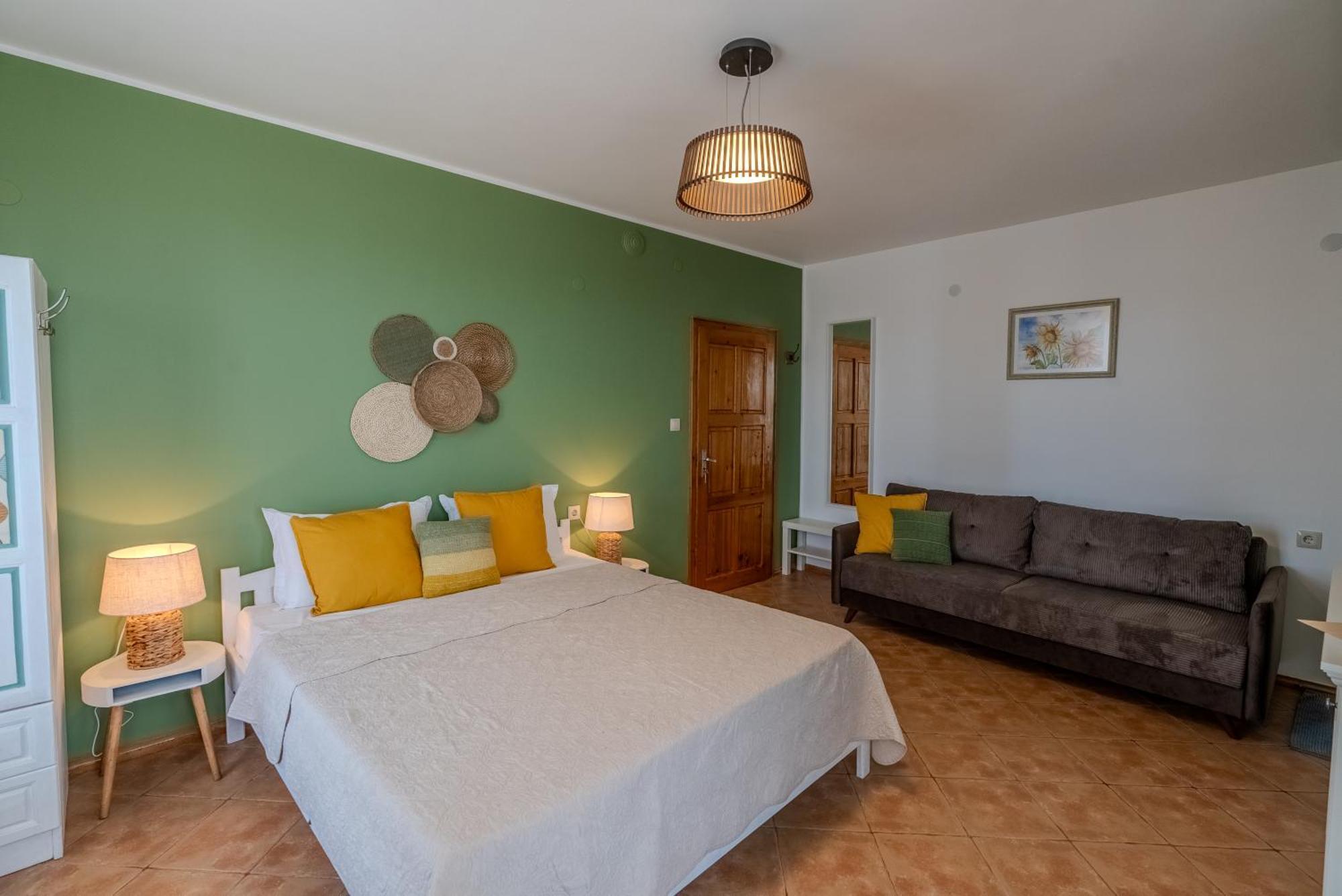 Kalina Guest Rooms Sozopol Bagian luar foto
